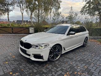 BMW 5-serie M550 5 Touring M550 d xDrive Panorama Trekhaak HUD !! picture 27