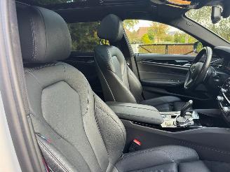 BMW 5-serie M550 5 Touring M550 d xDrive Panorama Trekhaak HUD !! picture 20