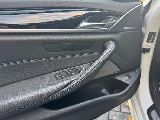 BMW 5-serie M550 5 Touring M550 d xDrive Panorama Trekhaak HUD !! picture 23