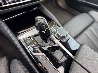 BMW 5-serie M550 5 Touring M550 d xDrive Panorama Trekhaak HUD !! picture 36