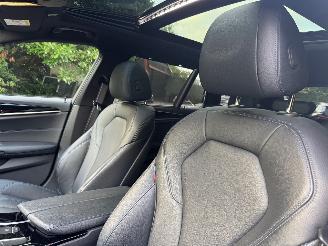 BMW 5-serie M550 5 Touring M550 d xDrive Panorama Trekhaak HUD !! picture 24