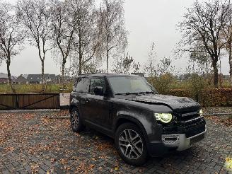 Schadeauto Land Rover Defender Defender 90 S Panorama AHK Camera 07/2025 Leder VOL 2025/7