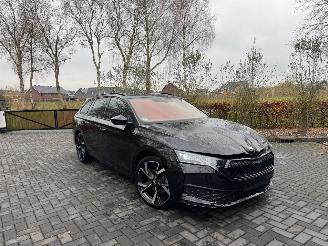 Vaurioauto  passenger cars Skoda Octavia Octavia Combi 2.0 TDI 110 kW Sportline 360Camera HUD Trekhaak VOL 2025/2