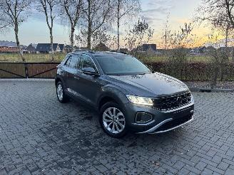 krockskadad bil auto Volkswagen T-Roc Volkswagen T-Roc 1.5 TSI DSG Camera 2025 2025/2