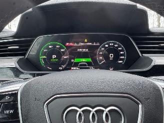 Audi E-tron Audi E-tron 55 Quattro S line Leder Trekhaak Camera VOL ! picture 31