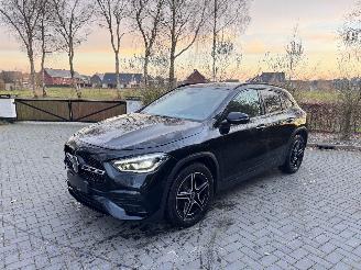 Schadeauto Mercedes GLA Mercedes-Benz GLA 250e AMG Camera Ambiance LED ACC 2023/1