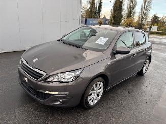Damaged car Peugeot 308  2015/11