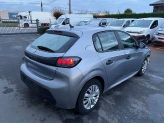 krockskadad bil auto Peugeot 208  2021/4