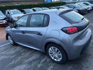 Peugeot 208  picture 2