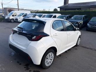Coche accidentado Toyota Yaris HYBRID 2021/12