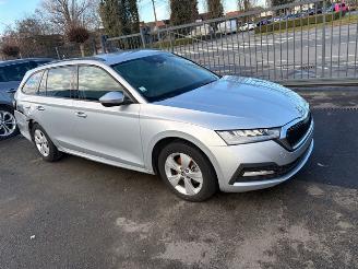 Vaurioauto  passenger cars Skoda Octavia AUTOMAAT 2021/2