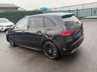 krockskadad bil auto Mercedes B-klasse EQ POWER 2021/12