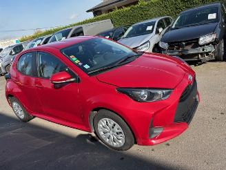 krockskadad bil auto Toyota Yaris HYBRID AUTOMAAT 2022/9