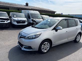 Auto incidentate Renault Scenic  2015/4