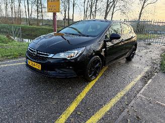 Vaurioauto  passenger cars Opel Astra 1.0 Selection 2017/11