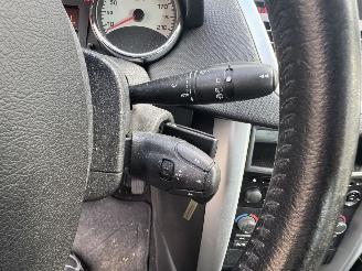 Peugeot 207 1.4 VTi XS Clima CruiseControl GEEN SCHADE! picture 21