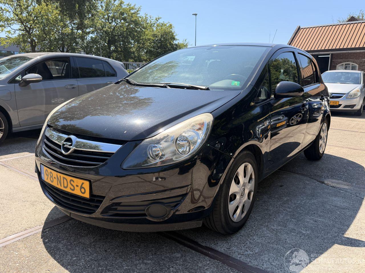 Opel Corsa 1.2-16V Enjoy, handgeschakeld
