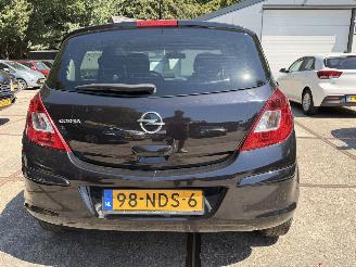 Opel Corsa 1.2-16V Enjoy, handgeschakeld picture 5
