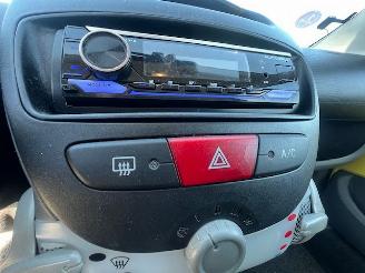 Peugeot 107  picture 11