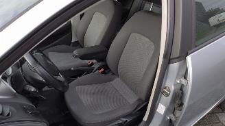 Seat Ibiza ST Style 158000 km luxe uitvoering!! picture 14