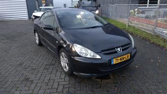 krockskadad bil auto Peugeot 307 cabrio cc 2.0 lichte schade 179000 km 2004/1