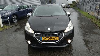 Peugeot 208 1.2 vti allure luxe auto gebruikers schade picture 2