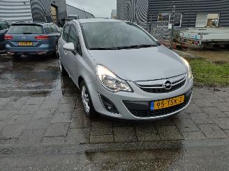 damaged passenger cars Opel Corsa 1.3 cdti ann. edition gebruikersschade 2012/1