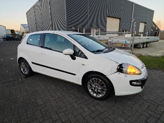 Vaurioauto  passenger cars Fiat Punto Evo 1.3 m-jet dynamic 2011/1