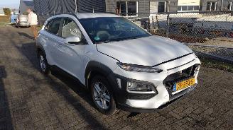 Unfallwagen Hyundai Kona 1.0T GDI Comfort Lichte voorschade Prachtige auto! 2019/1