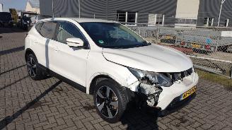 Unfallwagen Nissan Qashqai 1.2 N-Connecta lichte schade  71000 km nap 2017/1