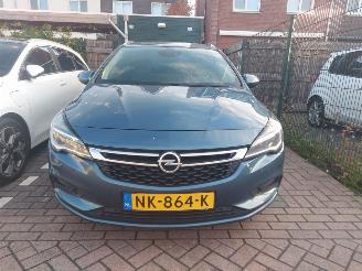 Opel Astra SPORTS TOURER+ picture 3