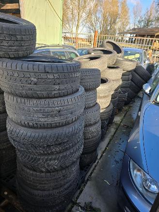 Damaged car Abarth  partij goeie banden voor export alle maten door elkaar 2024/1