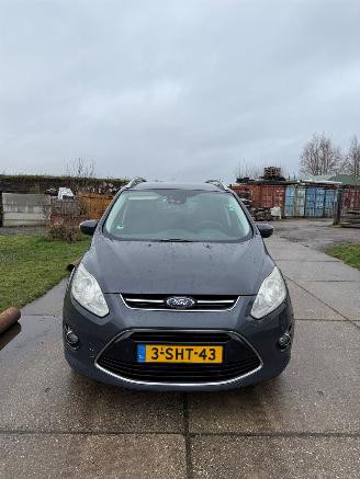 Vaurioauto  passenger cars Ford Grand C-Max 1.0 Ti-VCT EcoBoost 2013/1