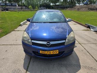 Vrakbiler auto Opel Astra Astra H GTC (L08), Hatchback 3-drs, 2005 / 2011 1.8 16V 2006/1