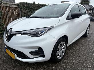 damaged passenger cars Renault Zoé R110 Life Carshare 52 kWh AUTOMAAT 178 PK 2021/6