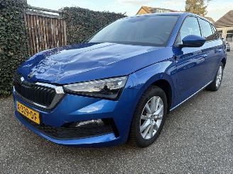 Coche accidentado Skoda Scala 1.0 TSI SPORT AUTOMAAT LEER NAP ! 2021/10