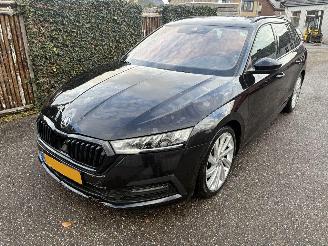 Damaged car Skoda Octavia Combi 1.0 e-TSI Business Edition Plus AUTOMAAT 110PK 2021/7