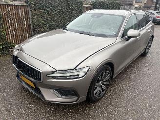 Unfallwagen Volvo V-60 2.0 T5 Inscription 250PK! AUTOMAAT 2018/8