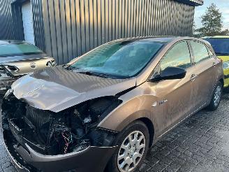 Hyundai I-30 1.6 GDI Blue 16V Hatchback  Benzine 1.591cc 99kW (135pk) FWD 2011-12/2016-12 (GDHB5P5; GDHB5P6; GDHB5PD; GDHB5PE) G4FD; EURO4 picture 11