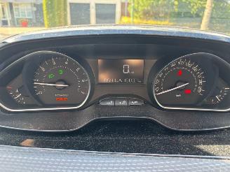 Peugeot 2008 2008 1.2 picture 19