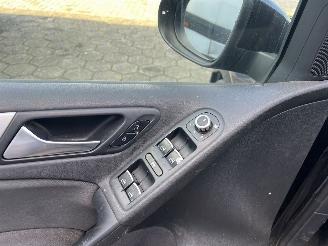 Volkswagen Golf 2.0 TDI Highline 103KW picture 11