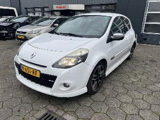 uszkodzony samochody osobowe Renault Clio 1.6 Dynamique 2010/1