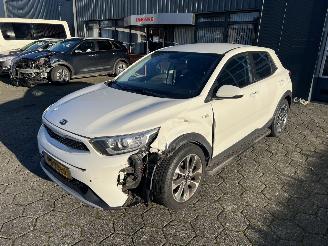 Voiture accidenté Kia Stonic 1.0 T-Gdi Comfortplusline Navigator 2017/5