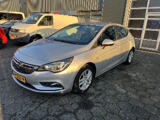 skadebil auto Opel Astra 1.0 Online Edition 2017/8