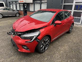 Damaged car Renault Clio 1.0 TCe Intens 2021/10