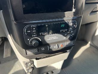 Chrysler Voyager 3.3i V6 SE Luxe picture 12