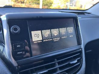 Peugeot 208 1.2 PureTech Active picture 16