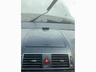 Volkswagen Touran Touran (1T3), MPV, 2010 / 2015 1.6 TDI 16V picture 21