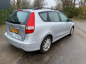 Hyundai I-30 1.6 CVVT 16V Combi/o  Benzine 1.591cc 93kW (126pk) FWD 2008-02/2012-06 (F5P6; F5PA; F5PE; F5PI) G4FCG picture 5