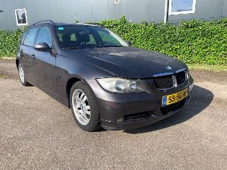 Schadeauto BMW 3-serie 320i 16V Combi/o  Benzine 1.995cc 110kW (150pk) RWD 2005-09/2012-06 (VR71; VR72) N46B20B 2006/1